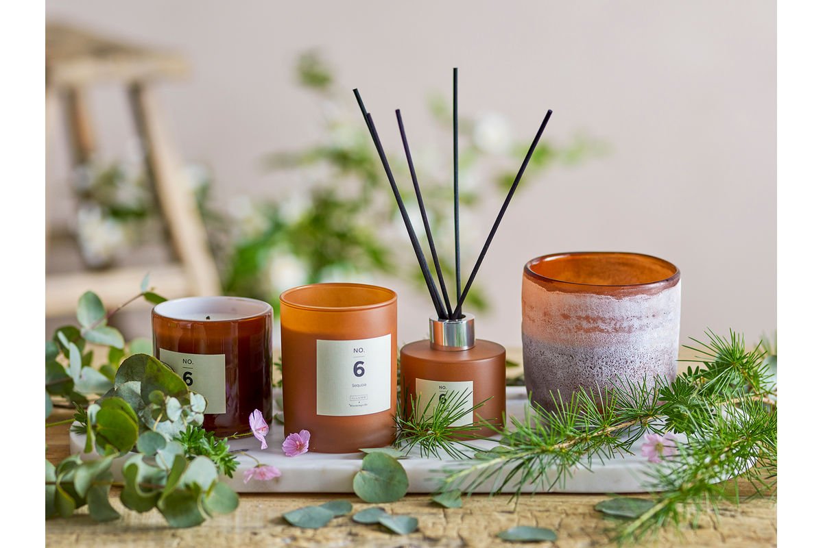 Duftkerze Redwood – Natürliches Wachs im ästhetischen Braunglas
