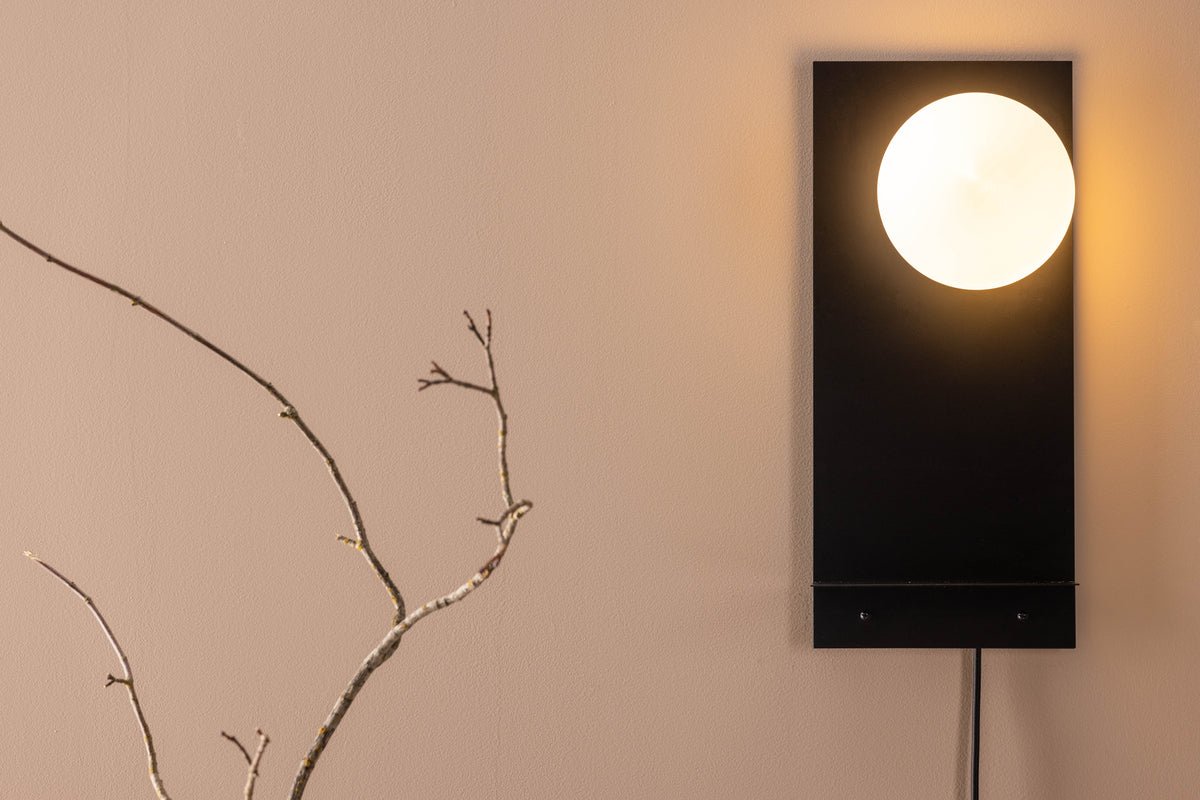 Wandleuchte „Monty" – Inklusive praktischer Ablage