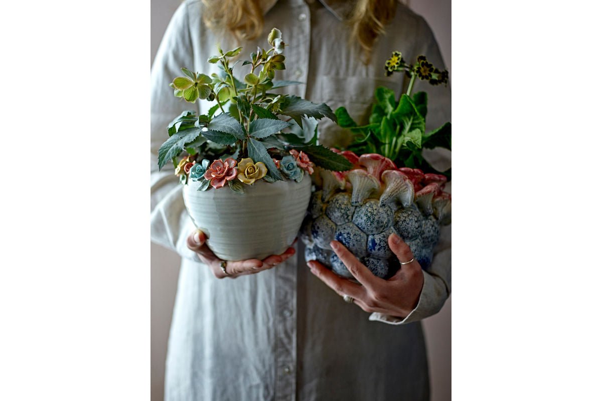 Blumentopf „Myra“ – Buntes Steingut