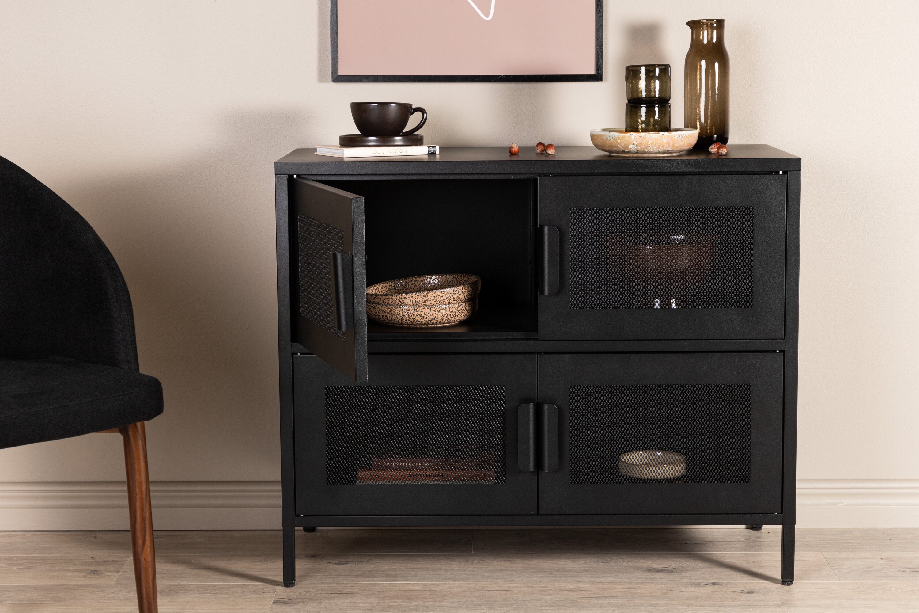 Kommode Berit – Industrial Design in Schwarz