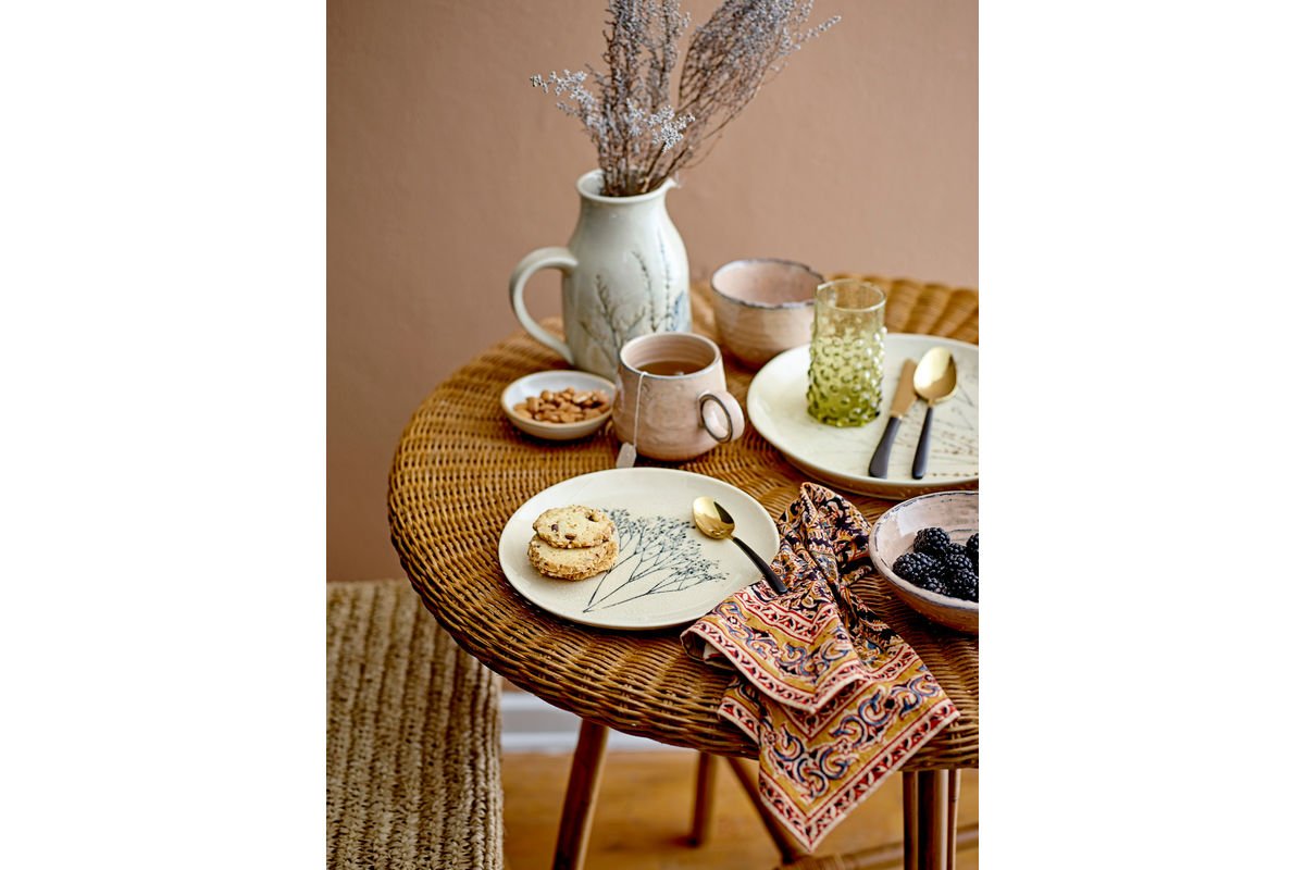 Krug Elva – handbemaltes Steingut mit Blumenmotiv