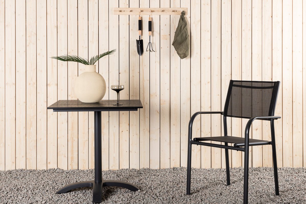 Gartentisch Malani - pflegeleichter quadratischer Tisch aus robustem Aluminium und Aintwood