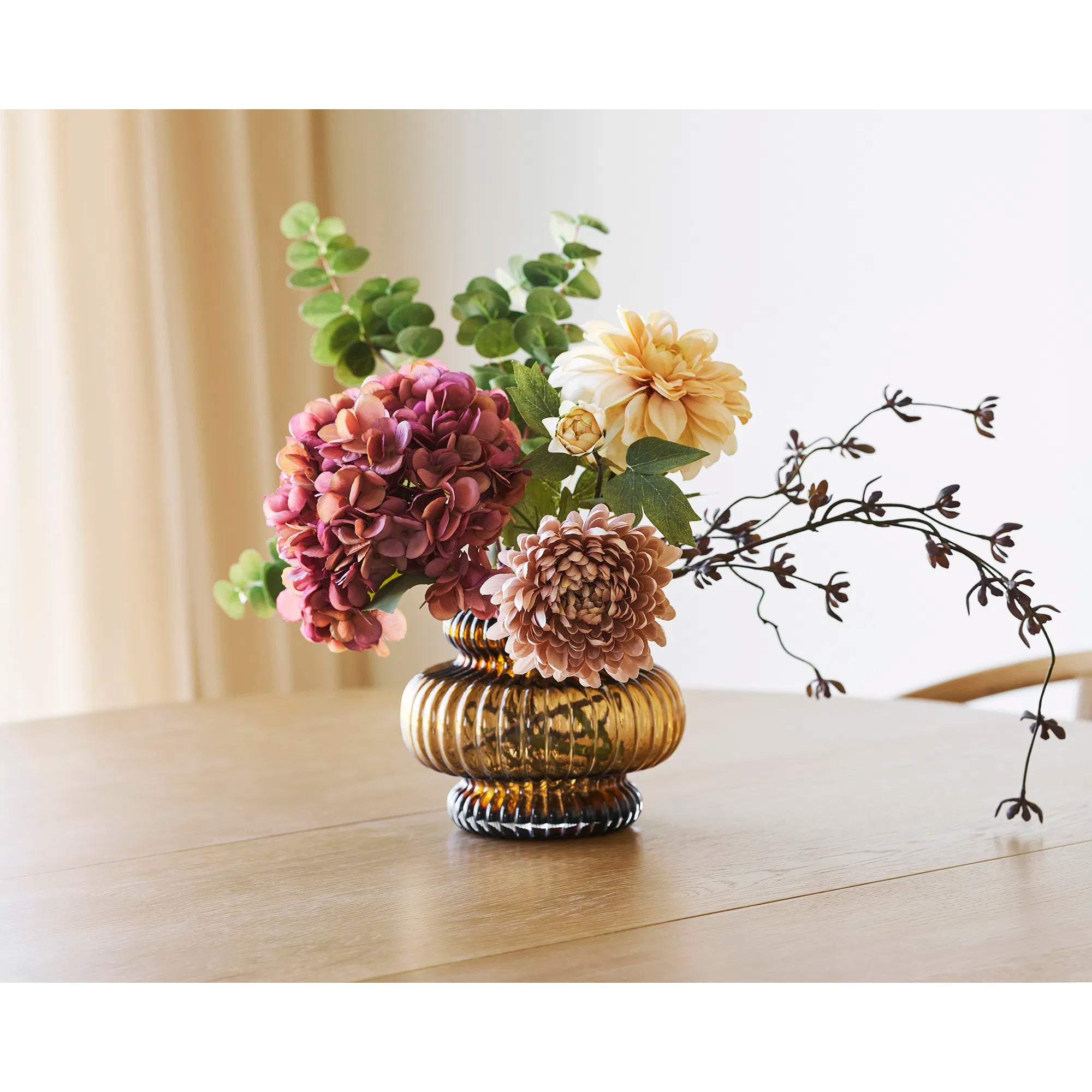 Vase „Clara“ – Gerilltes Glas in Smoked Brown