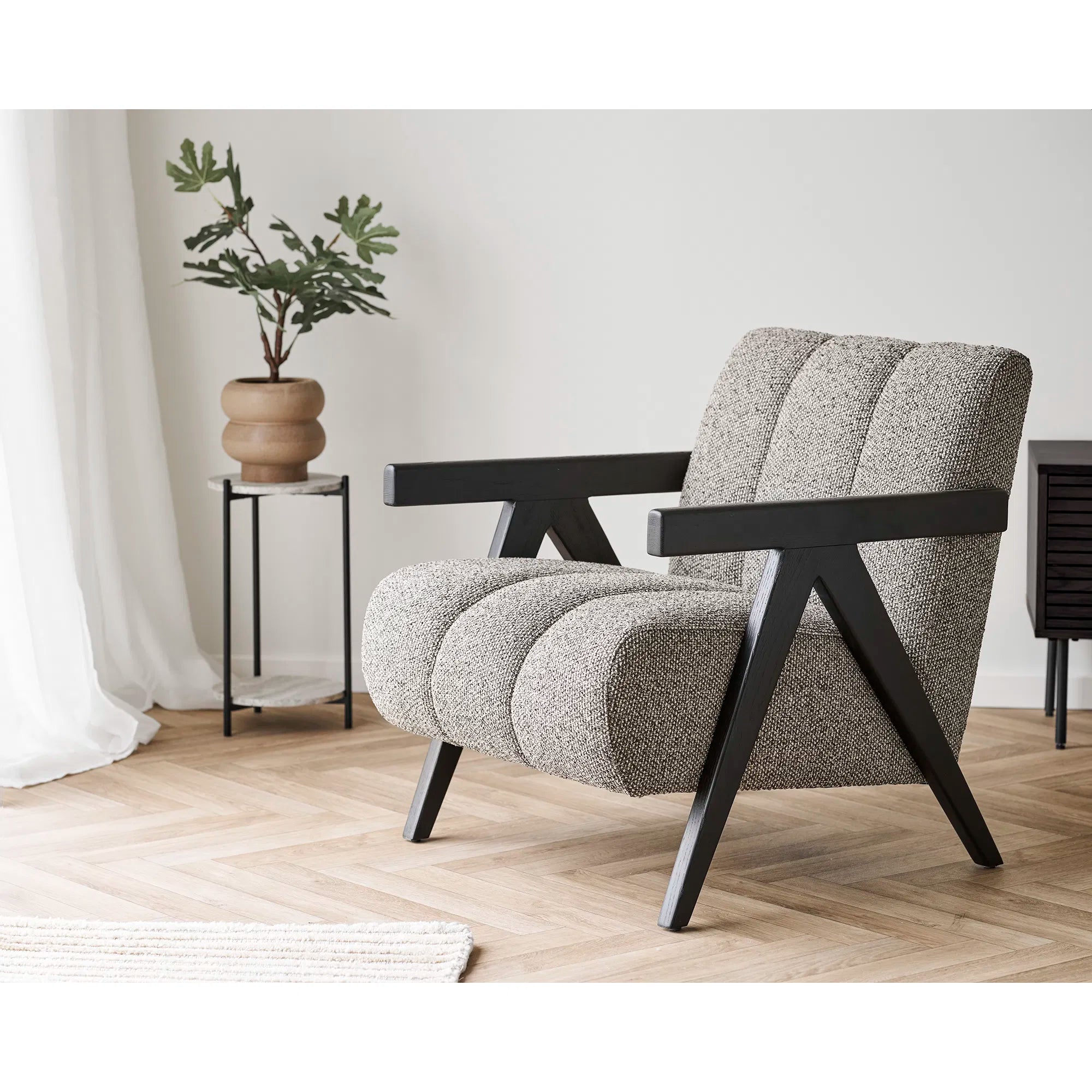 Blumentopf „Arvello“ – Braunes Keramik-Design mit organischer Form