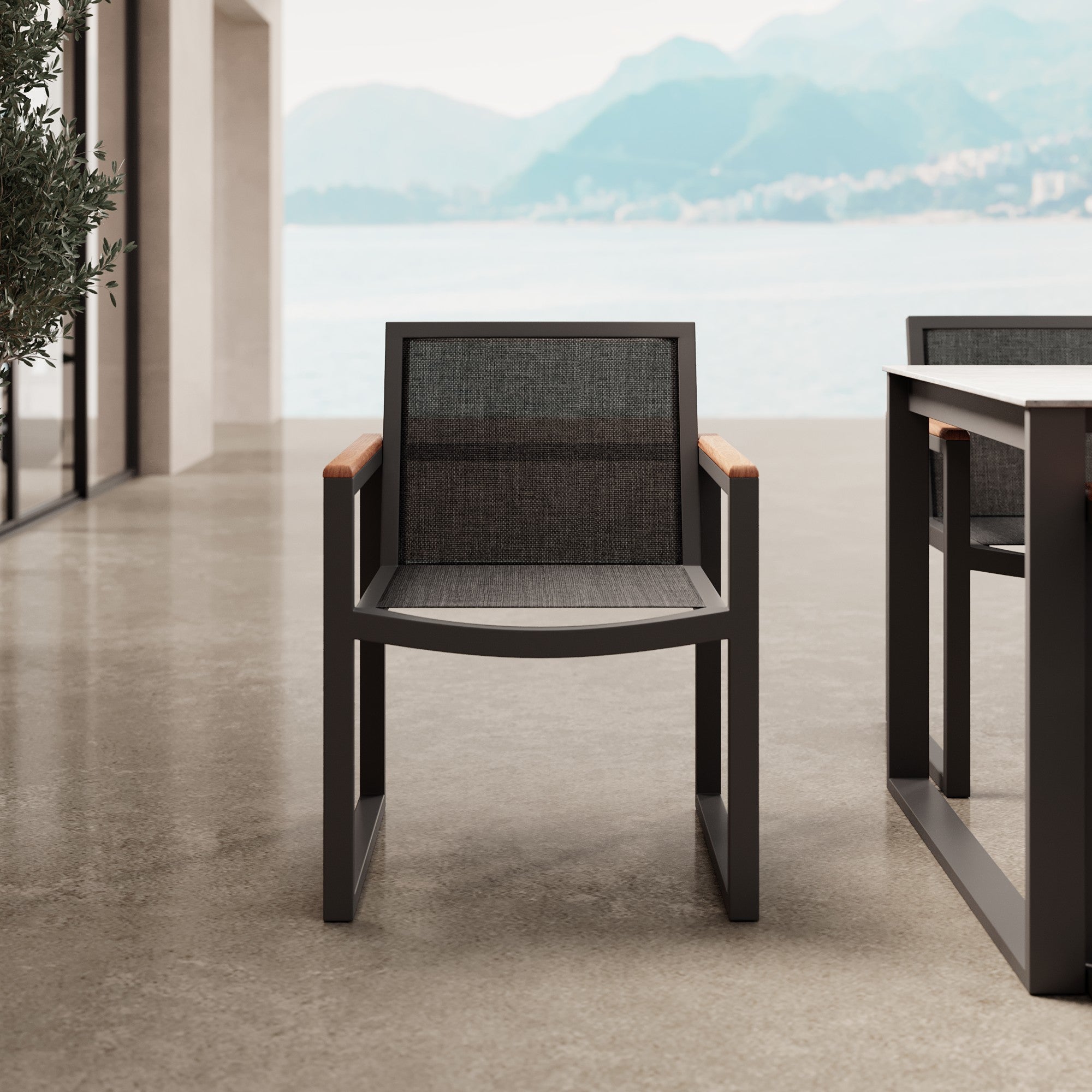 4er Set Vayla Gartenstuhl mit Armlehnen – Aluminium & Robinienholz | Aevora™ Kollektion