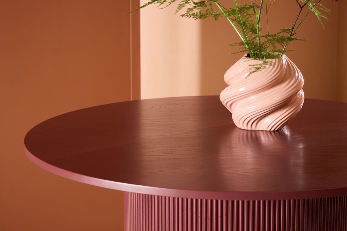 Esstisch Arden – Runder Esstisch in Burgunderrot (Ø 110 cm)