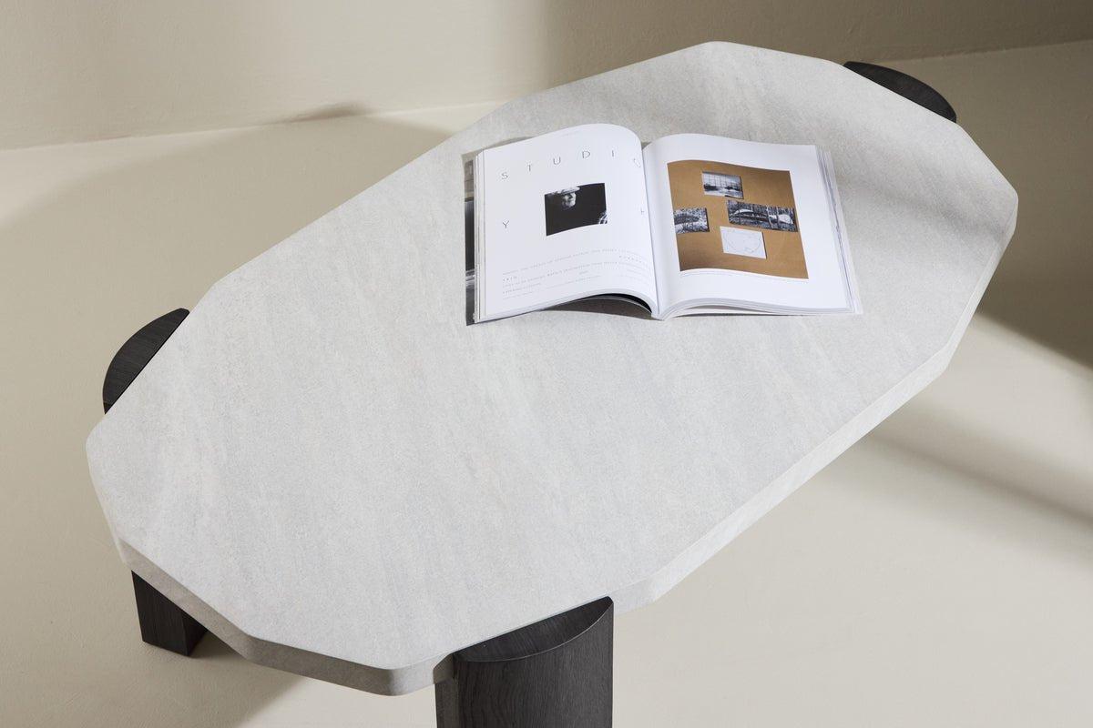 Couchtisch Rovena - mit 3 Beinen