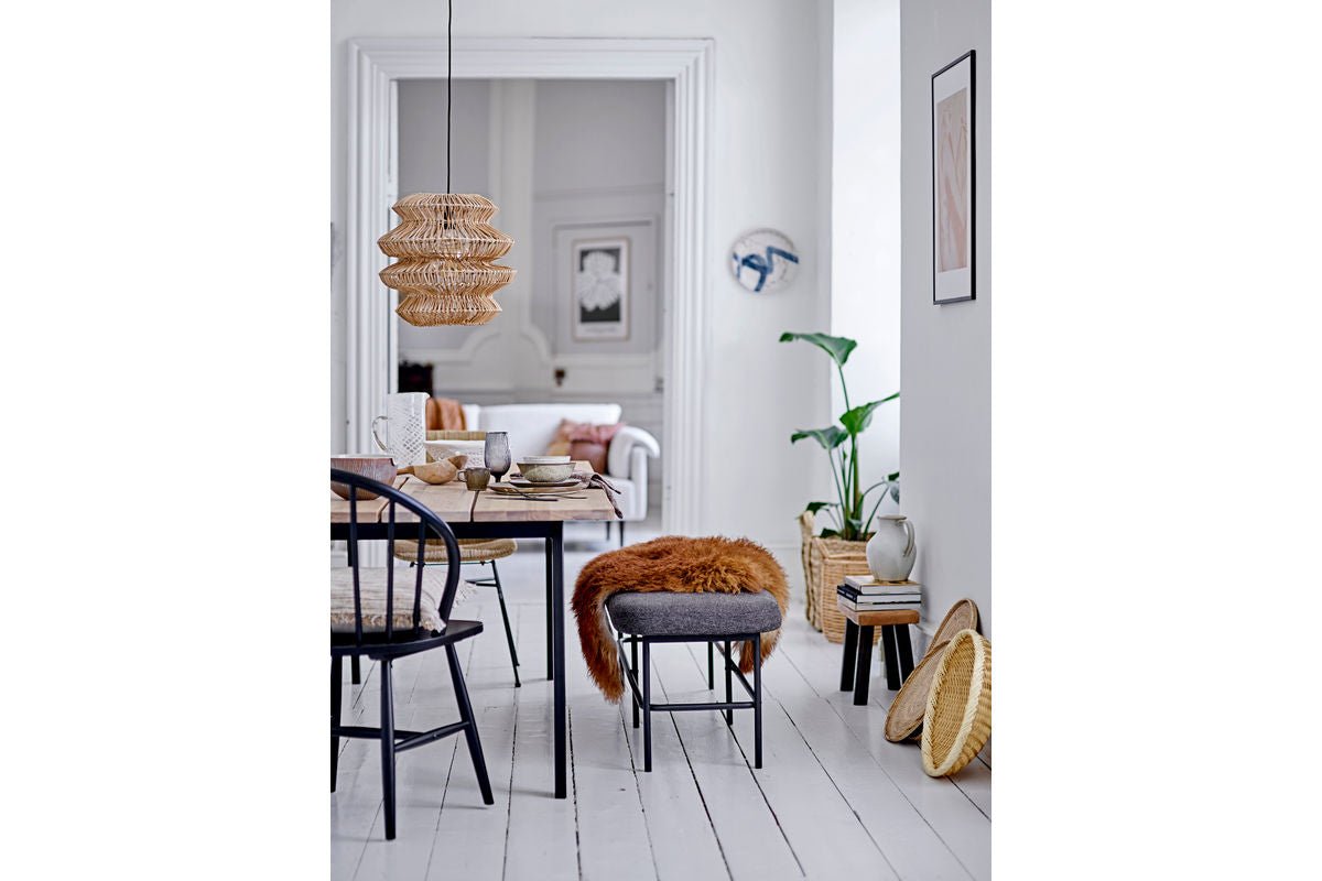 Krug Aino – Mundgeblasenes Glas in Weiß