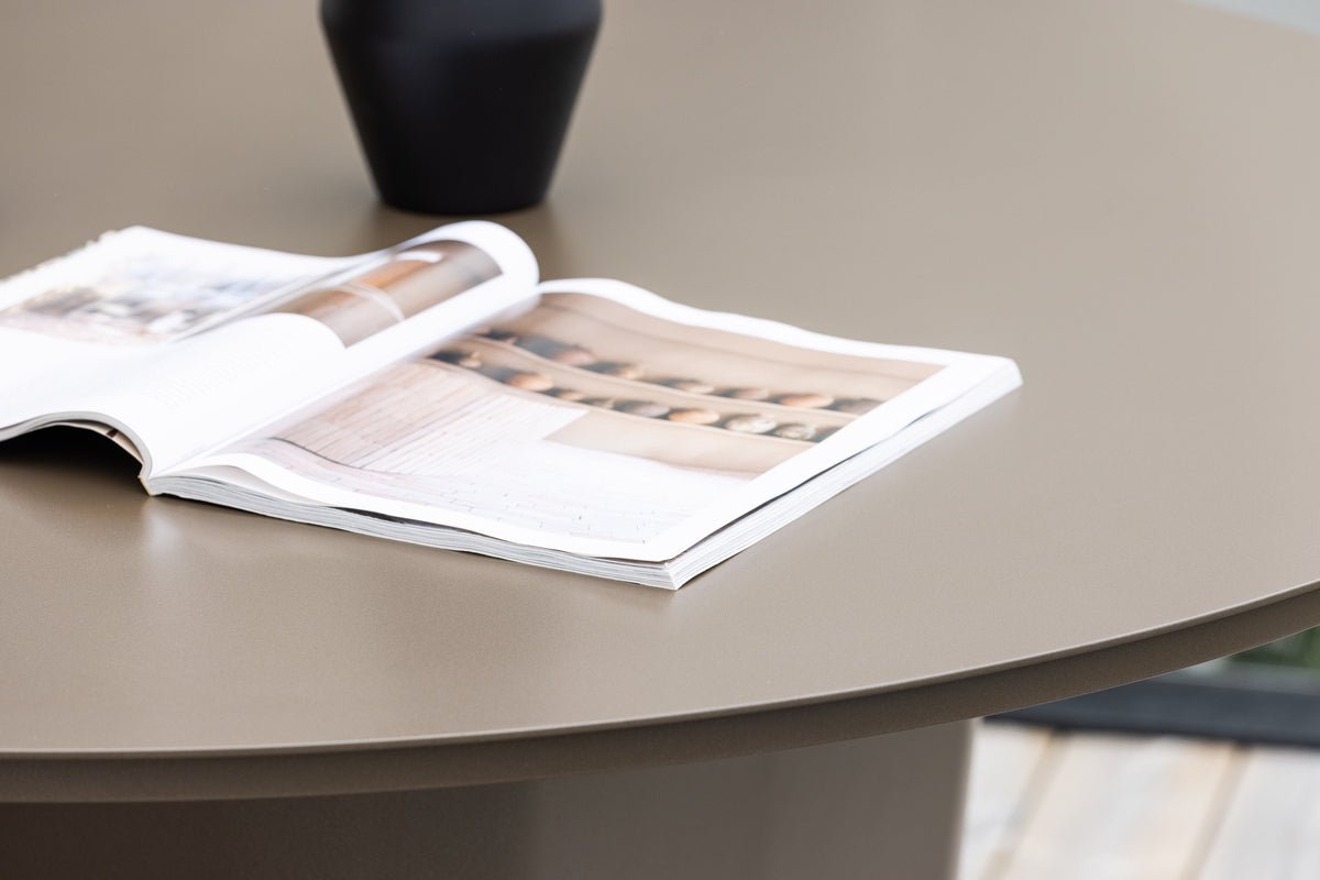 Garten Esstisch Calma - Ø 120cm aus braunem Aluminium