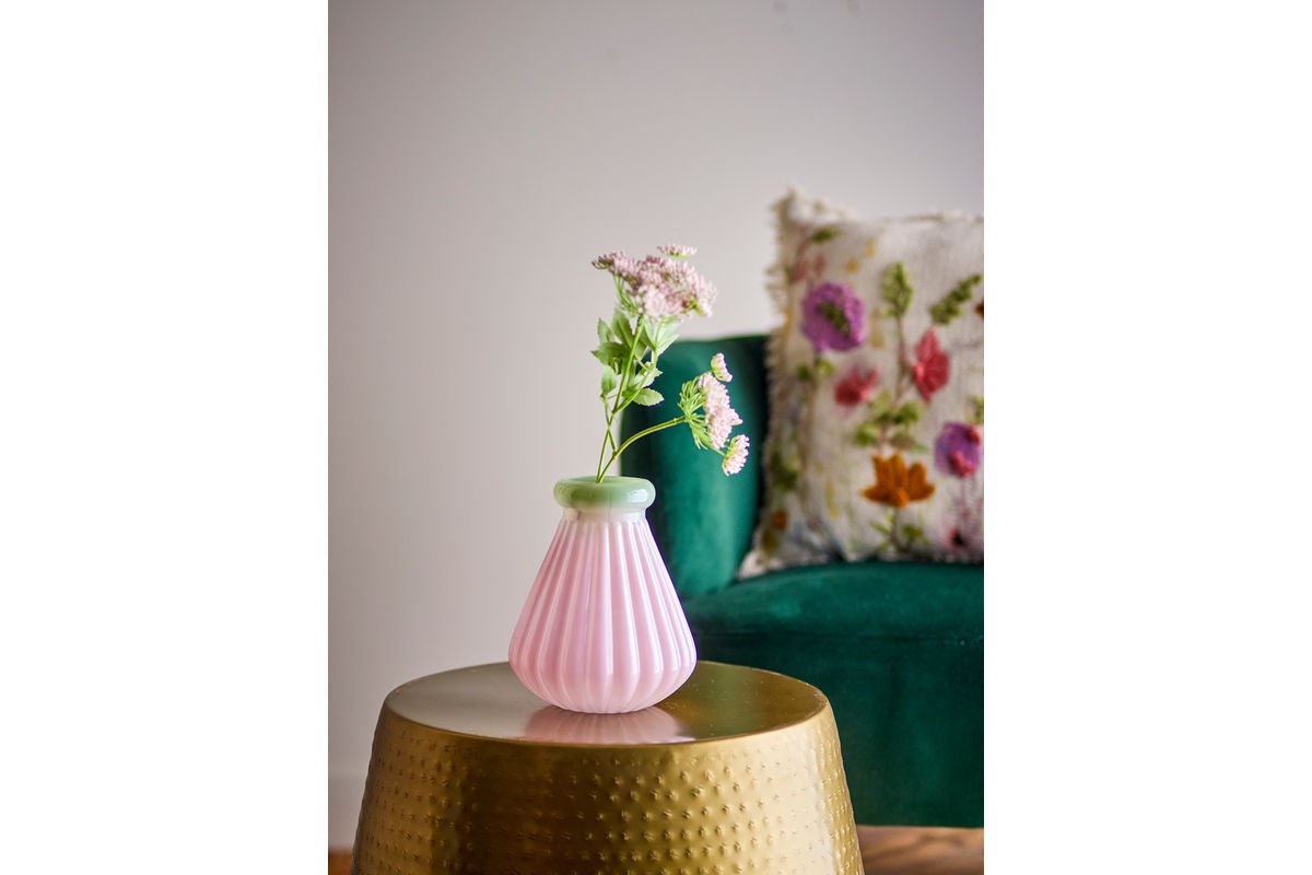 Vase Edona – Mundgeblasenes Glas mit sanfter Riffelung