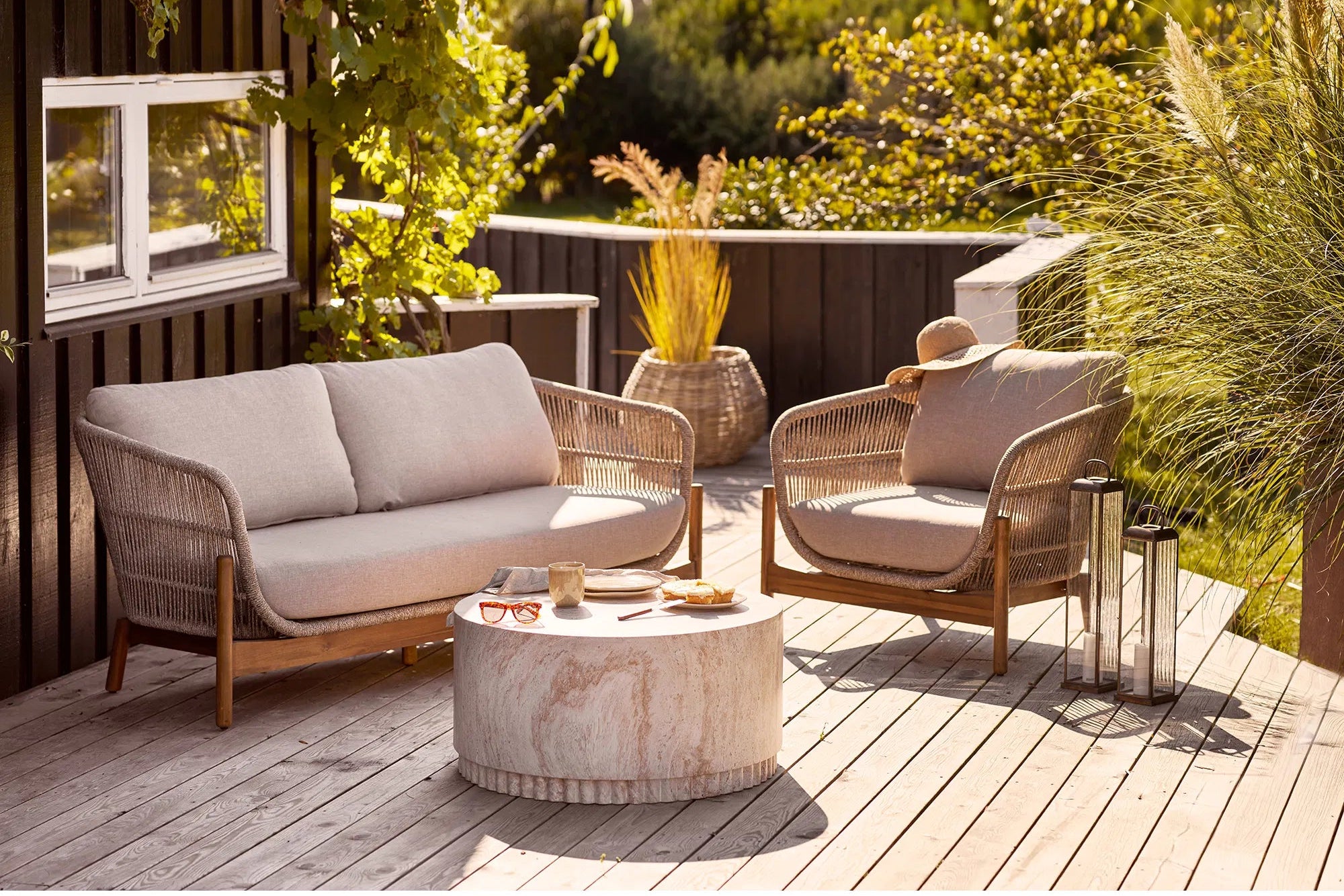 Garten Beistelltisch Avenlya - massive Steinoptik