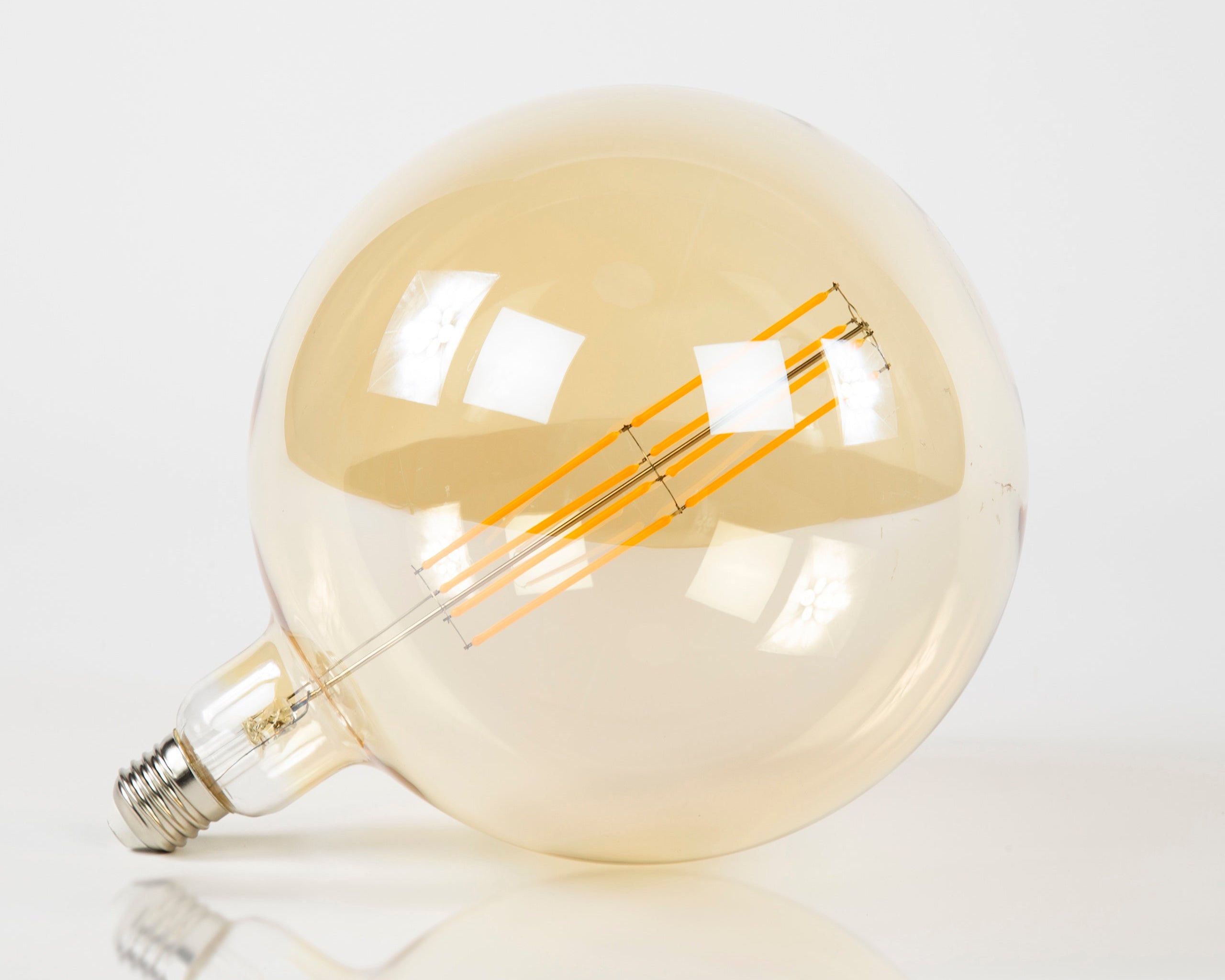 LED-Glühlampe Orin – G200-E27 im XXL-Format