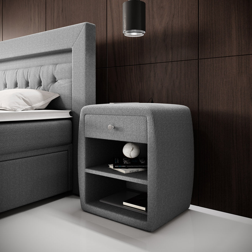 Designer Nachttisch Lilly mit USB Anschluss in Bouclé