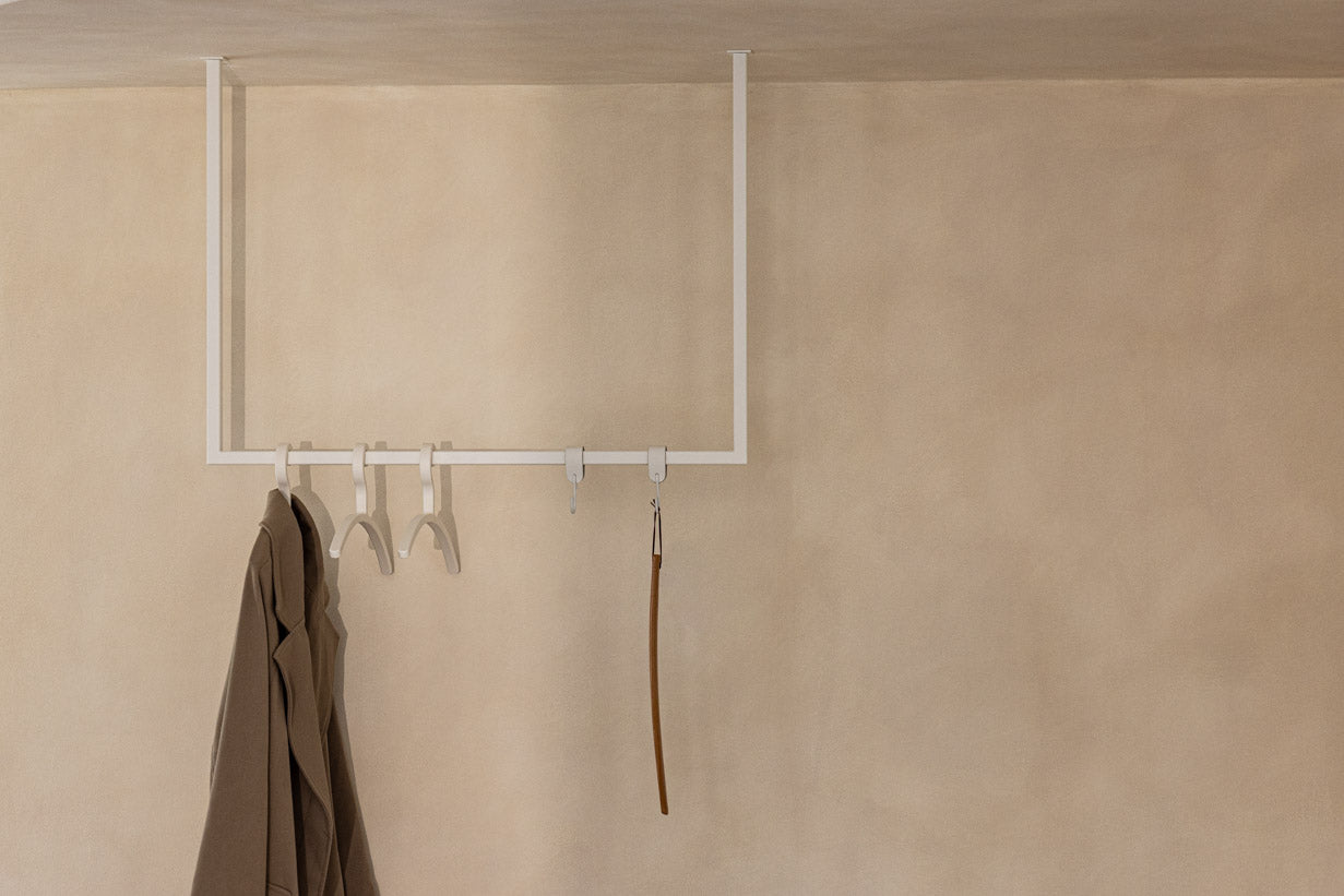 Garderobe/Kleiderstange Rubi – Hängendes Design aus Stahl