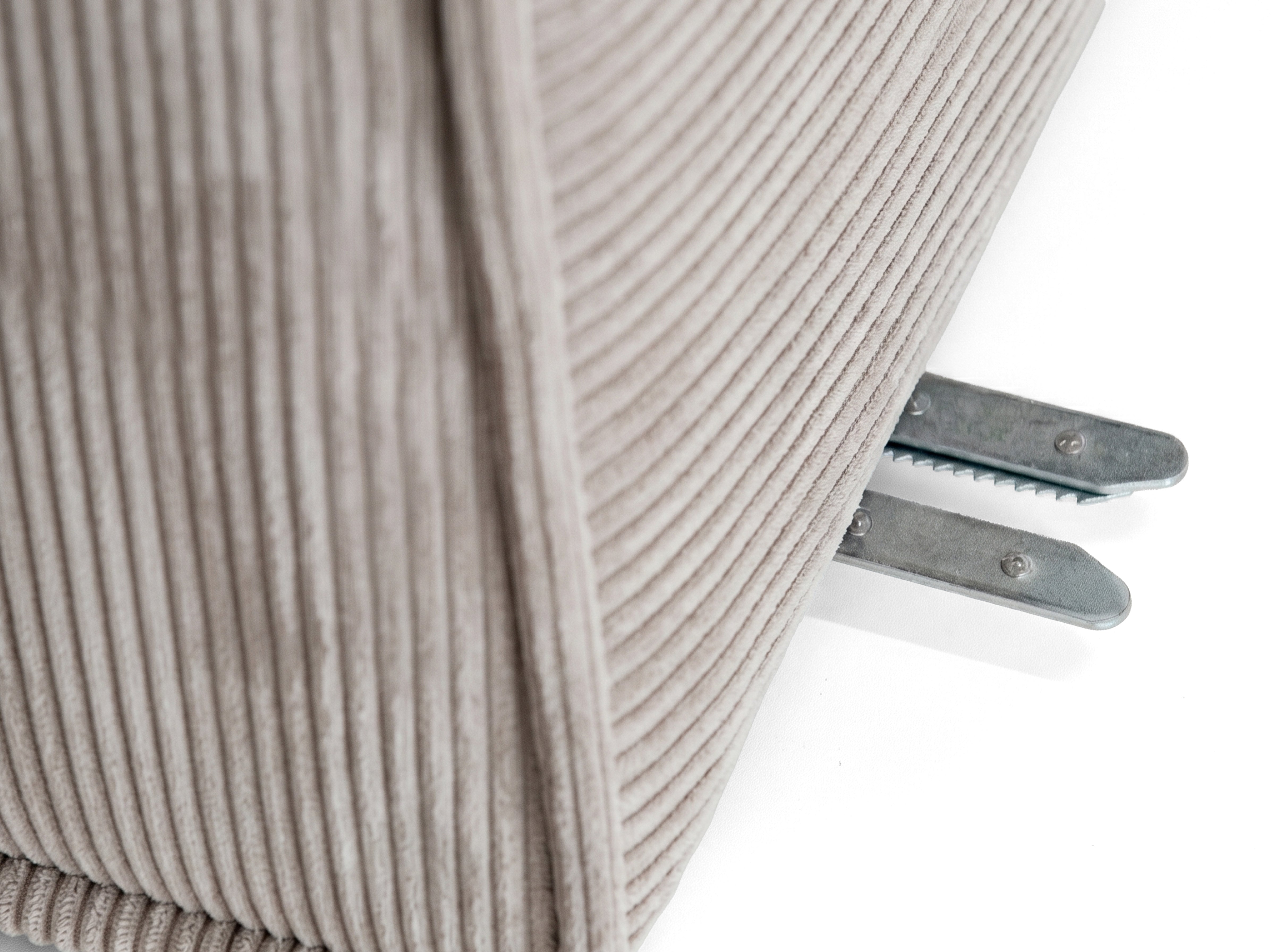 Designer Sofa Largo mit langer Ottomane in Cord