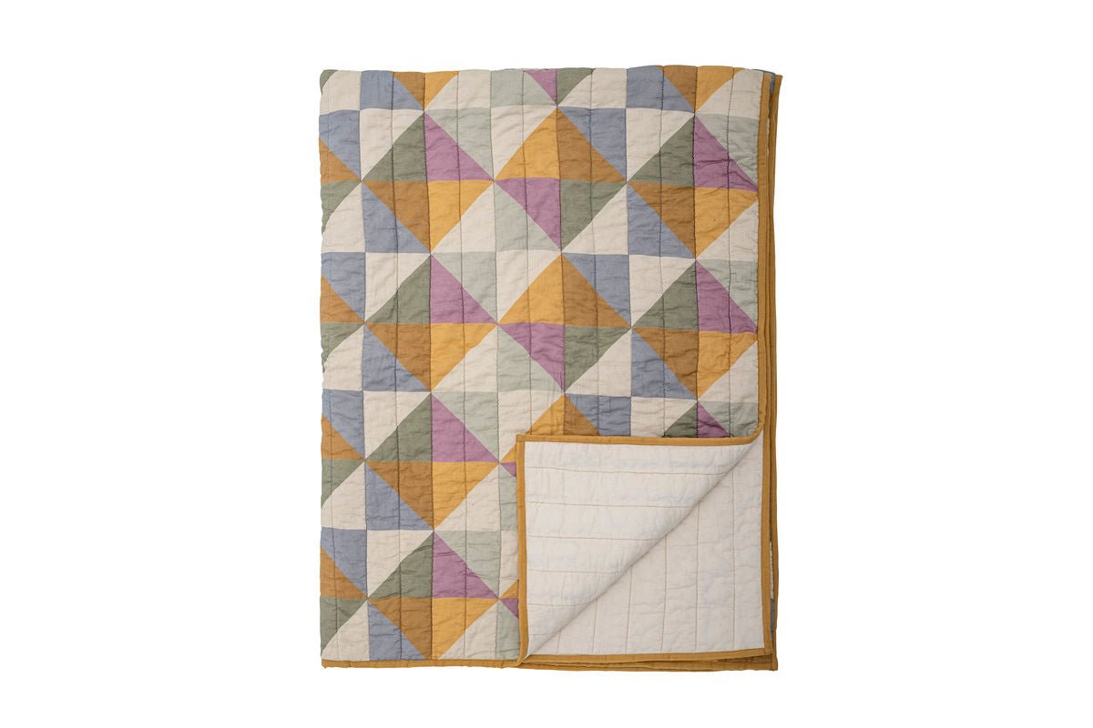 Tagesdecke Calira – Wendbarer Quilt mit geometrischem Muster