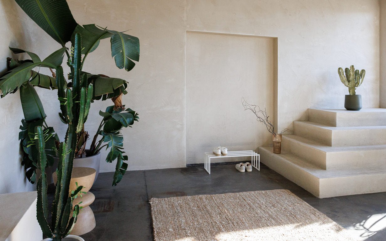 Schuhregal Bovi – Industrial Design in Schwarz, Cashew oder Weiß