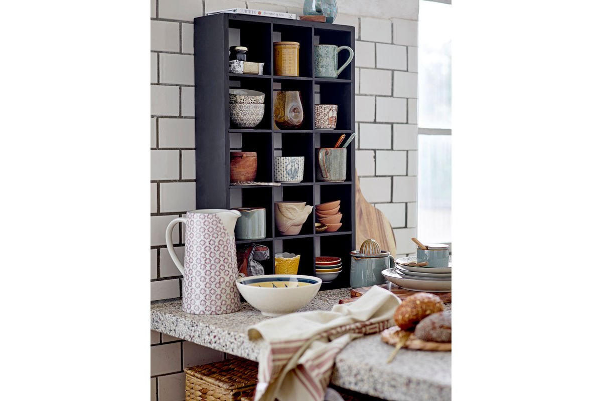 Krug Sabi – Steingut mit handbemalten Details in Violett