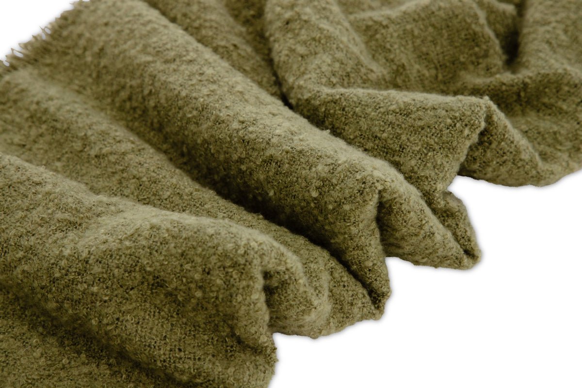 Tagesdecke Stanley Moosgrün – 170×130 cm mit Struktur & Fransen