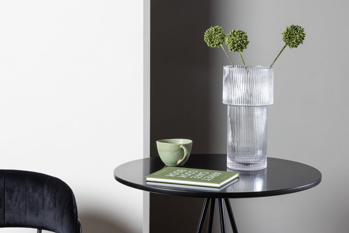 Esstisch Rimu - vereint modernes Design mit durchdachten Details