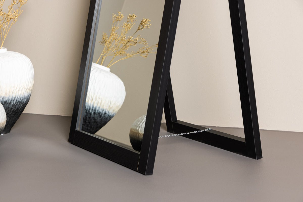 Spiegel Stelina – mit Standfuß und Rahmen in Holzoptik