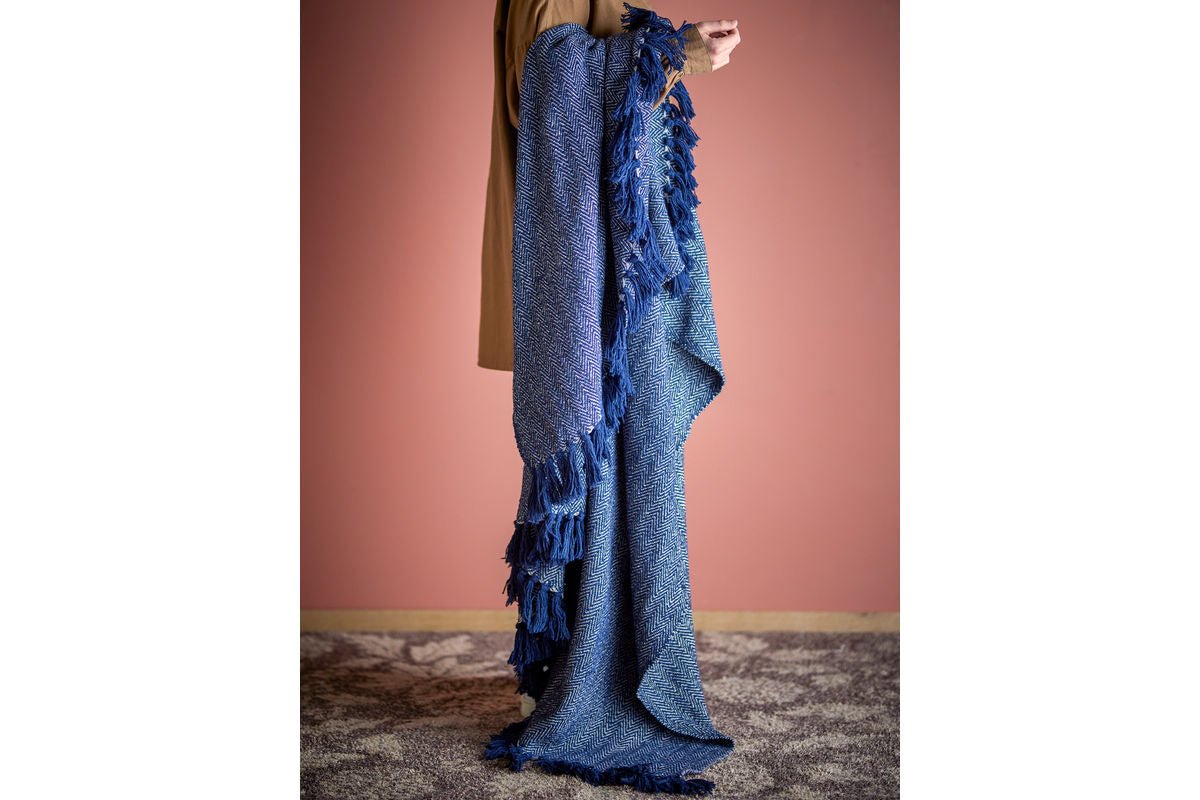 Tagesdecke Ayar – Fischgrätenmuster aus recycelter Baumwolle