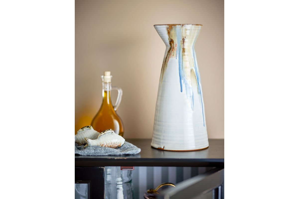 Krug Auris – Steingut mit reaktiver Glasur in Blau & Gold