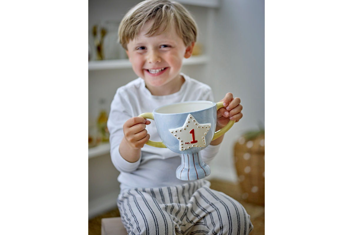 Kinder-Blumentopf Champion Leo – Keramik in Pokalform