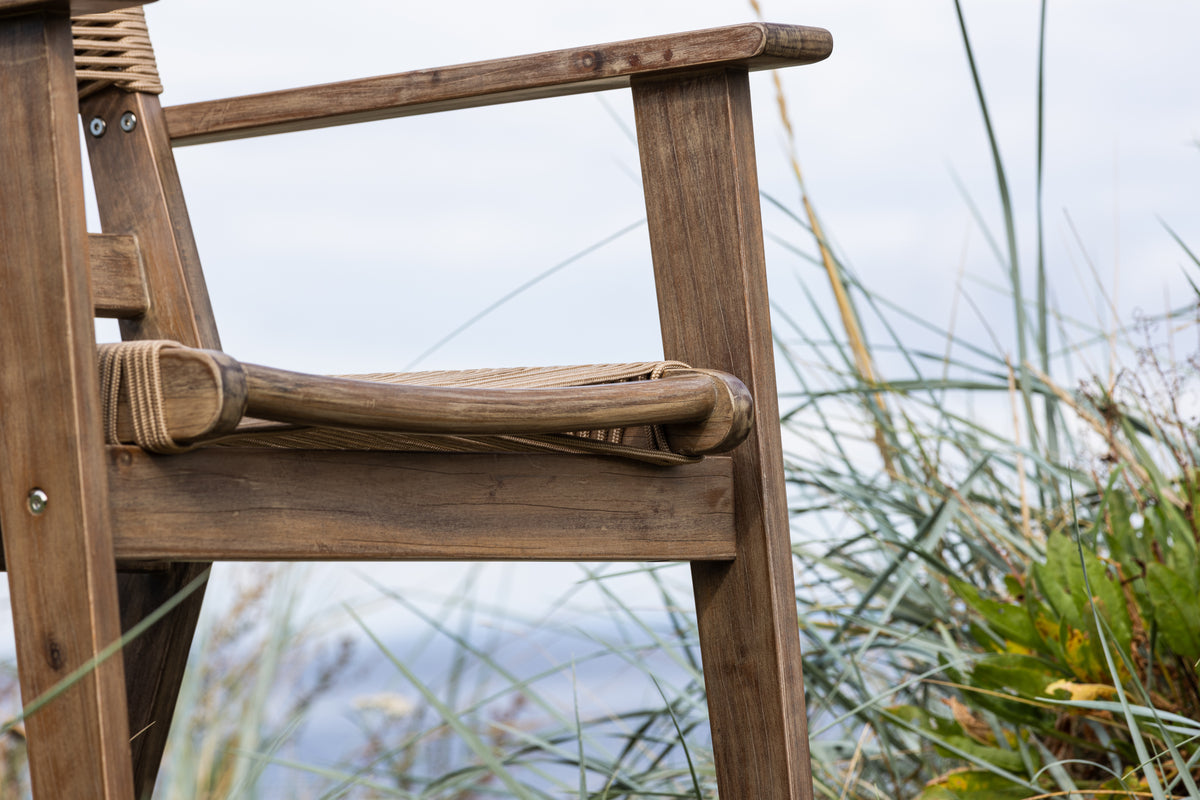 2er Set Gartenstuhl Koru - ein naturfarbener Stuhl aus Akazienholz