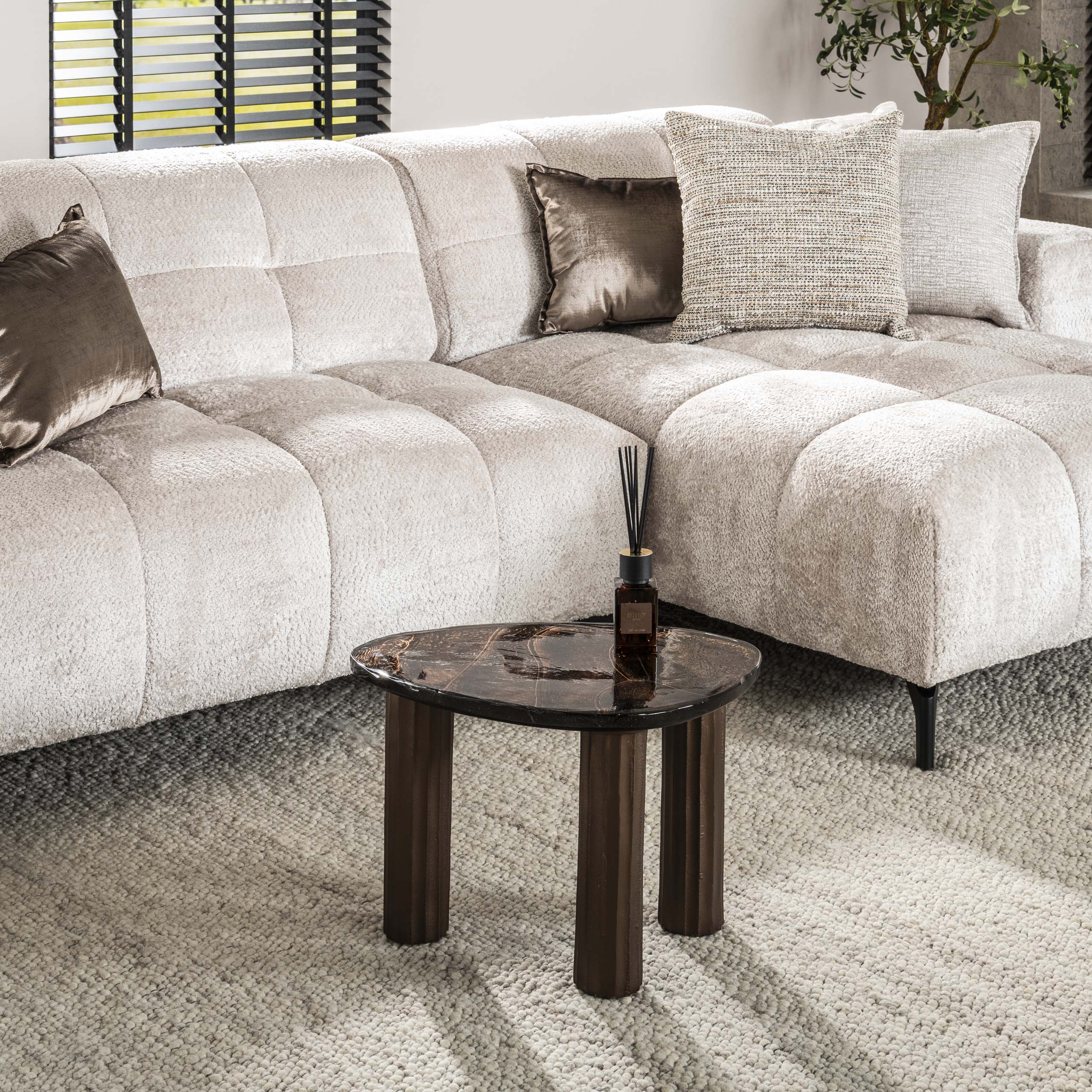 Couchtisch Elysium - Größe S in Antikkupfer oder Antikgold mit Gussglas