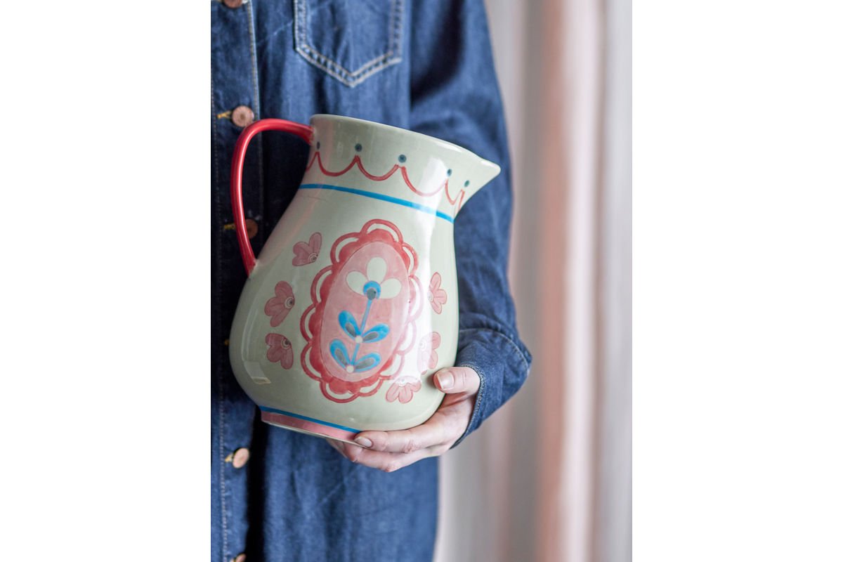 Krug Miren – handdekoriertes Steingut mit Blumenmotiv