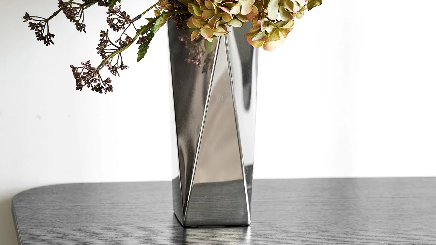 Vase Samy - aus hochwertigem Stahl