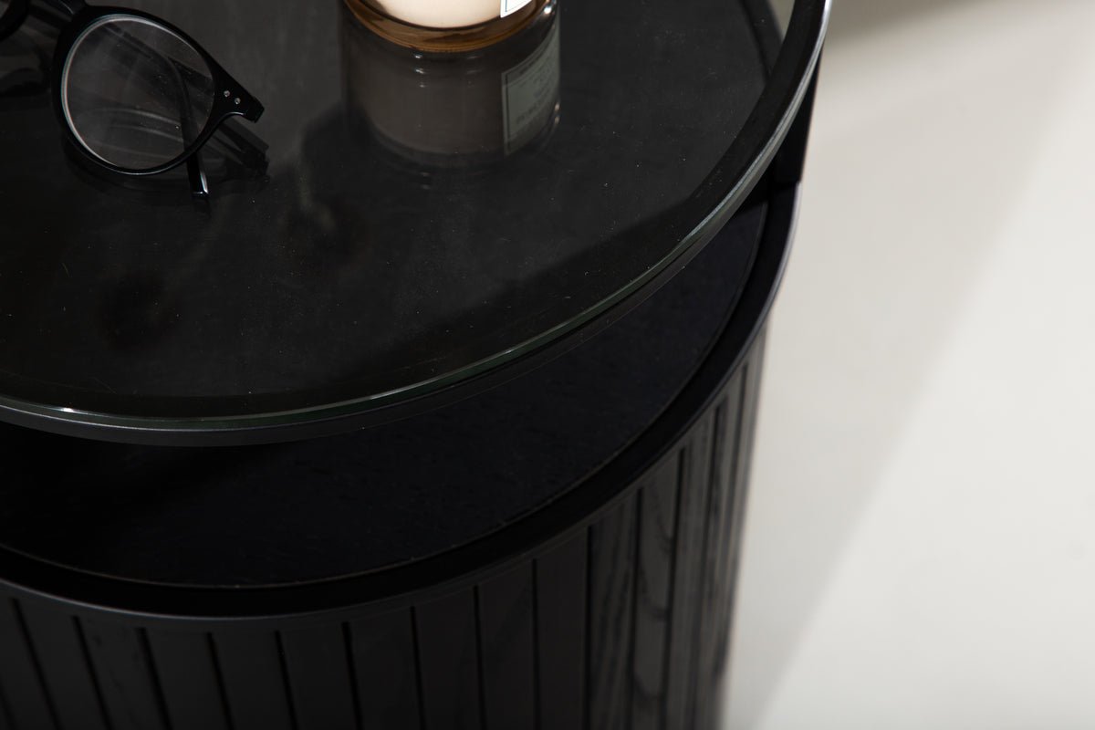 Beistelltisch Irina – in Schwarz mit runder Glasplatte