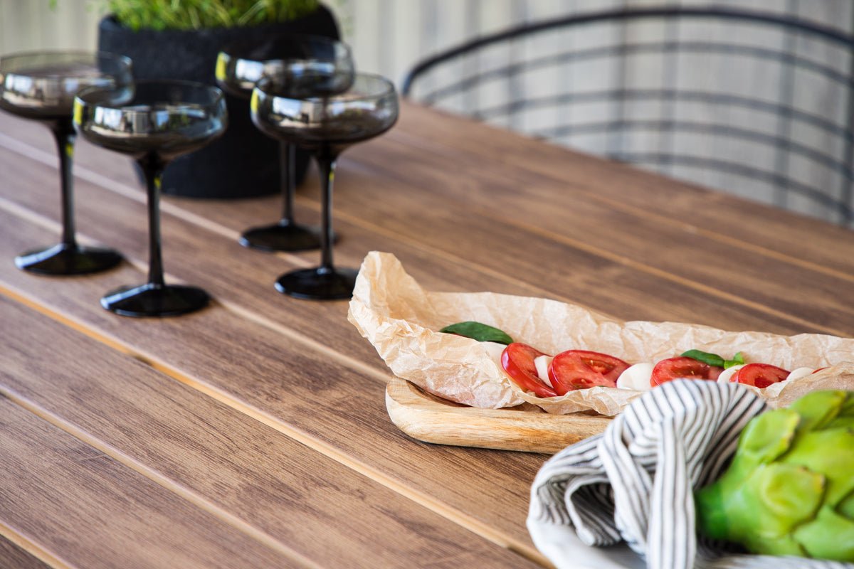 Gartentisch Tareen - eine harmonische Kombination aus Natürlichkeit und Stabilität