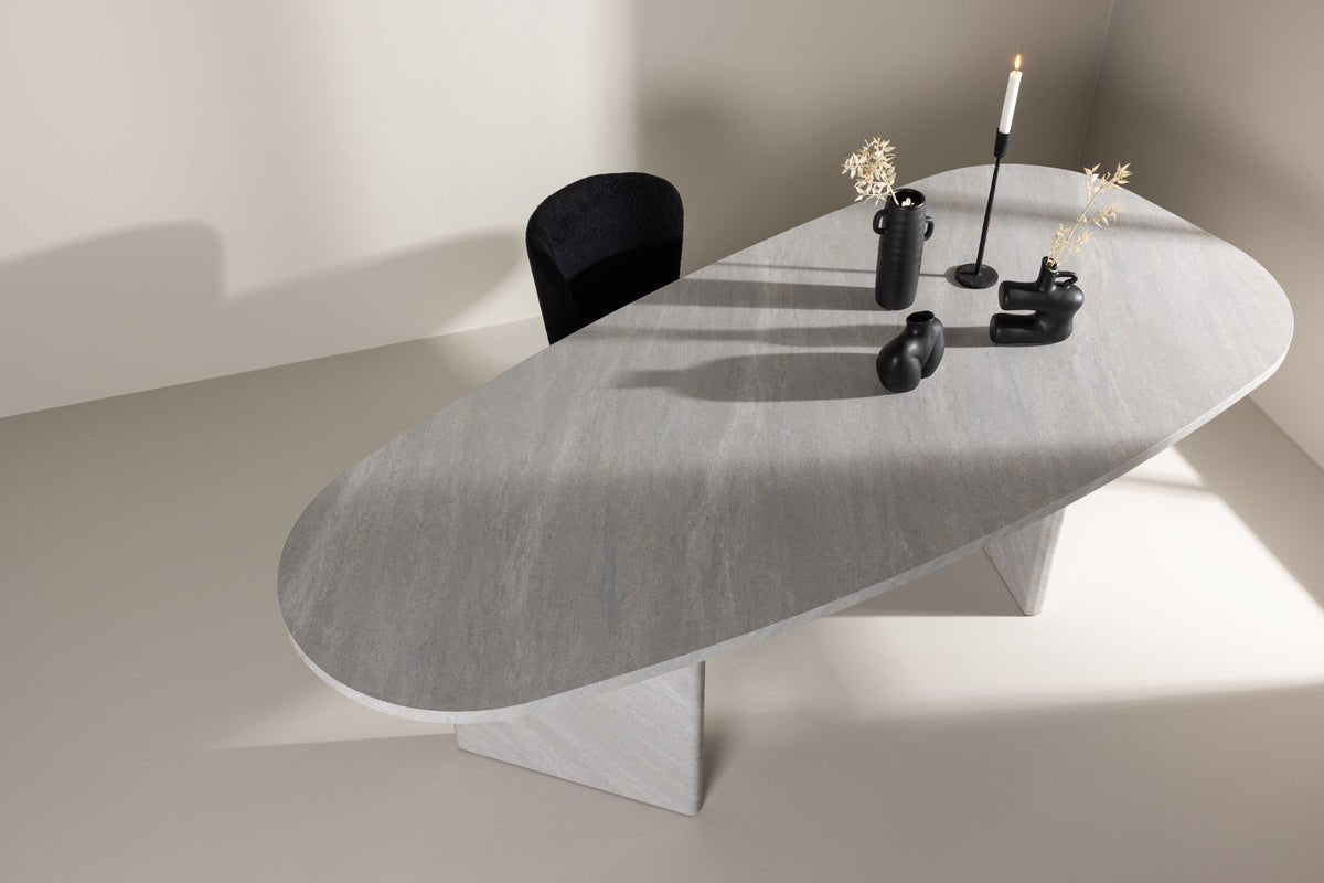 Esstisch  Oaky - ein eleganter Tisch in ovaler Form