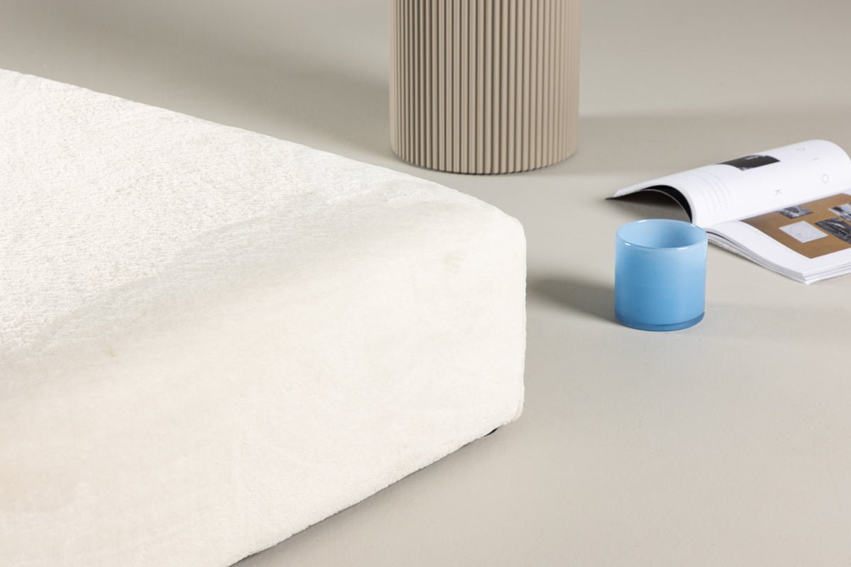 Beistellhocker Nuvano – Weicher Hocker aus Fleece in Beige (100 × 100 cm)