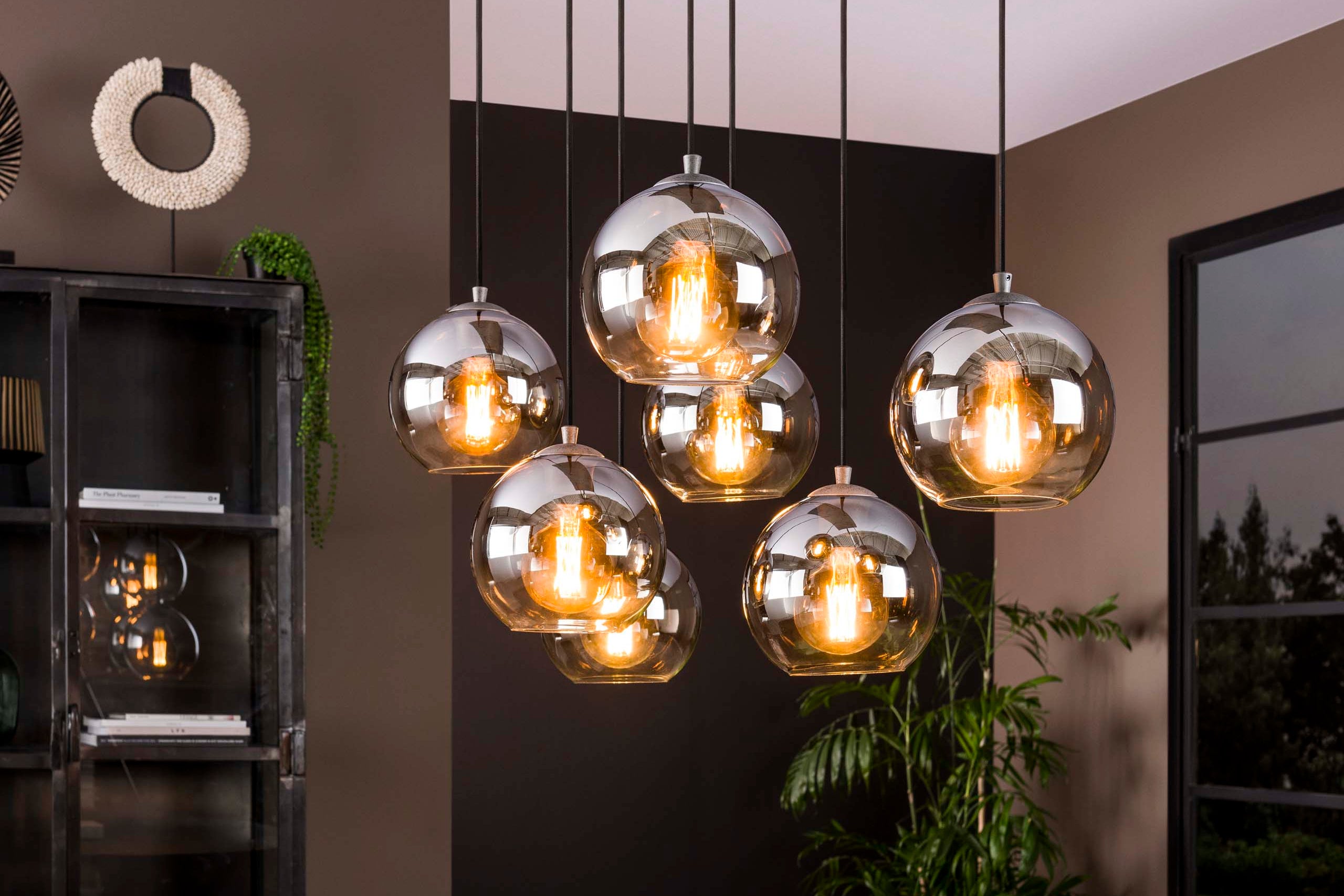 Pendelleuchte „Clarus“ – Rauchglas mit Farbverlauf und Metallarmatur