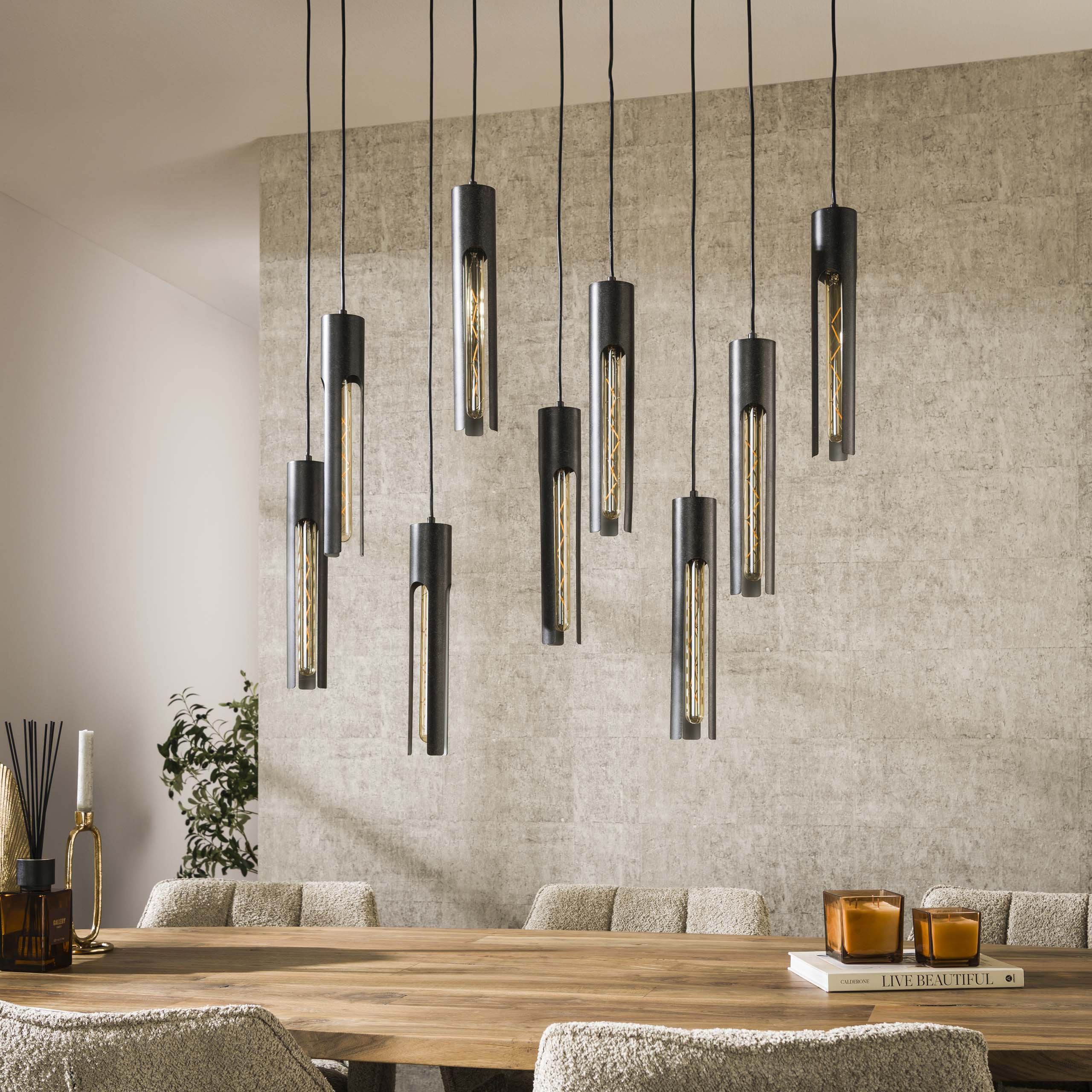 Pendelleuchte „Aveline“ – Mit 9 Leuchten in edlem, schwarzen Tube-Design