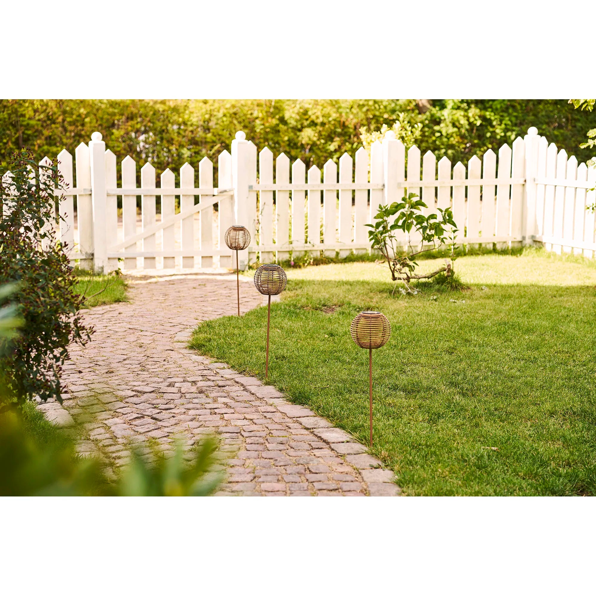 Garten Solarlampe „Elmara“ – wetterfest für Balkon & Outdoor-Bereich