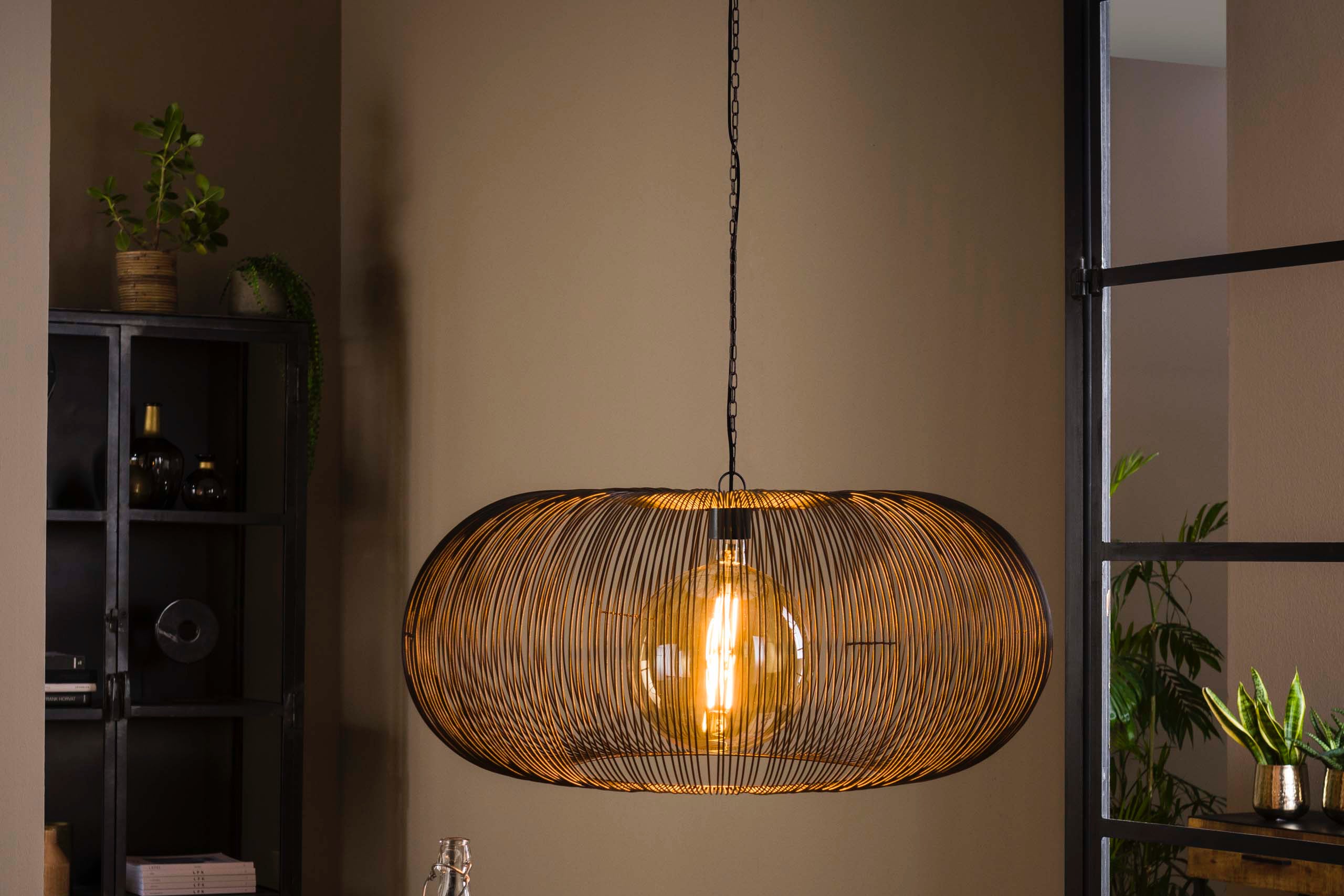 Pendelleuchte Aurex – Metallscheibe in Schwarznickel mit goldenen Akzenten