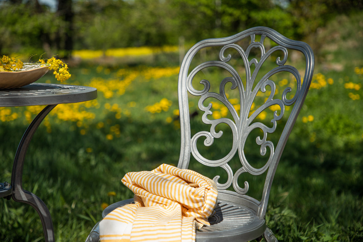 Garten Loungeset Elyra – 3-teiliges Set mit Stühlen & Tisch in 2 Farben