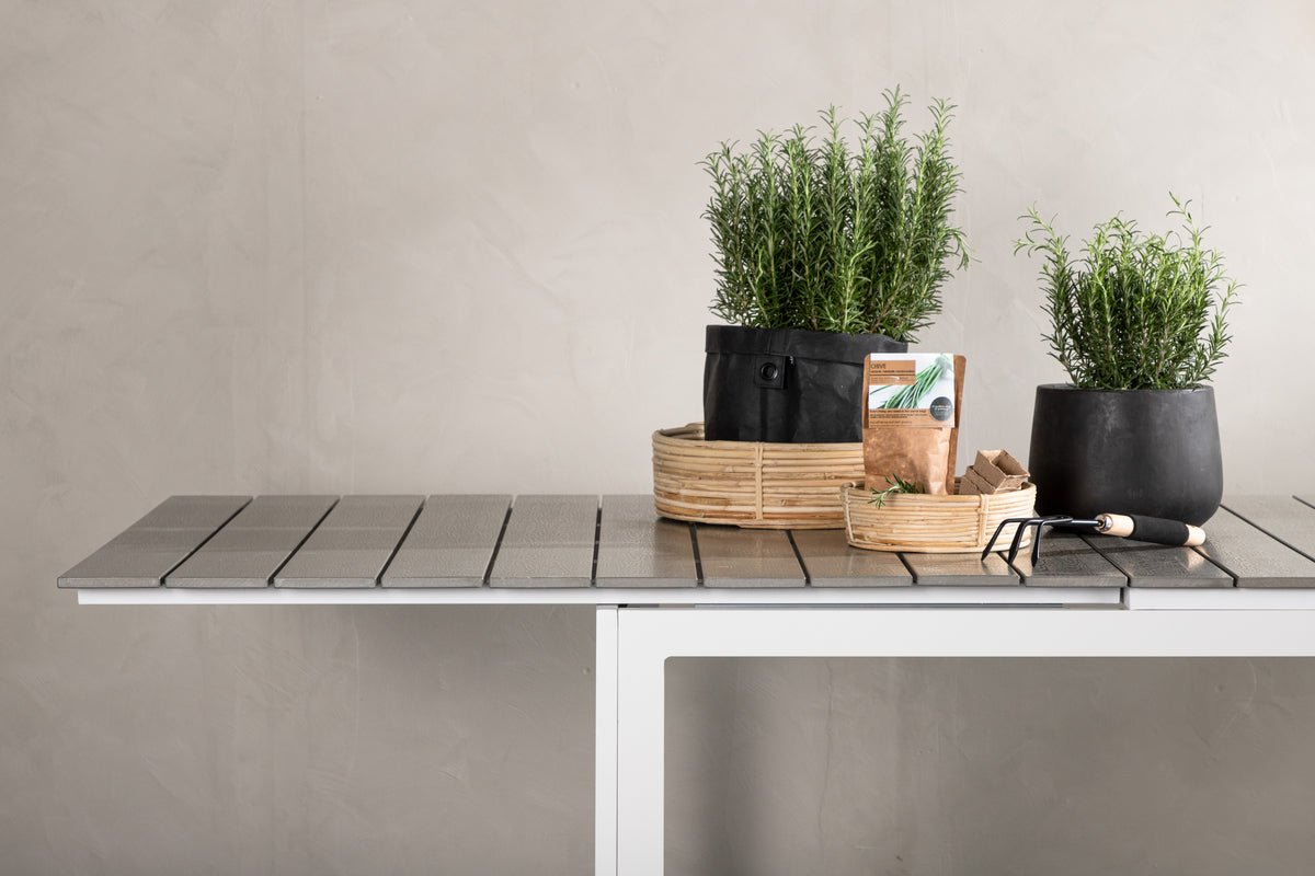 Gartentisch Kairen - perfekt für gesellige Runden im Freien