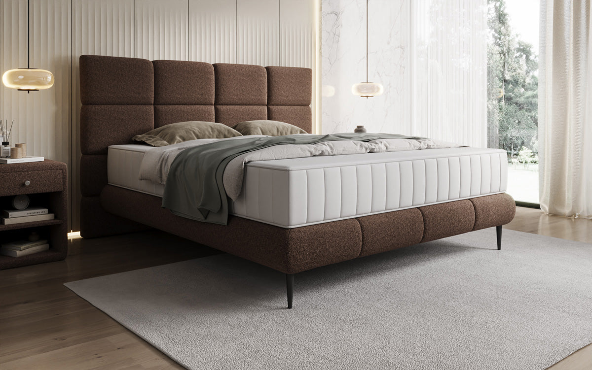 Boxspringbett Nessa mit hohen Füßen in Teddy Bouclé