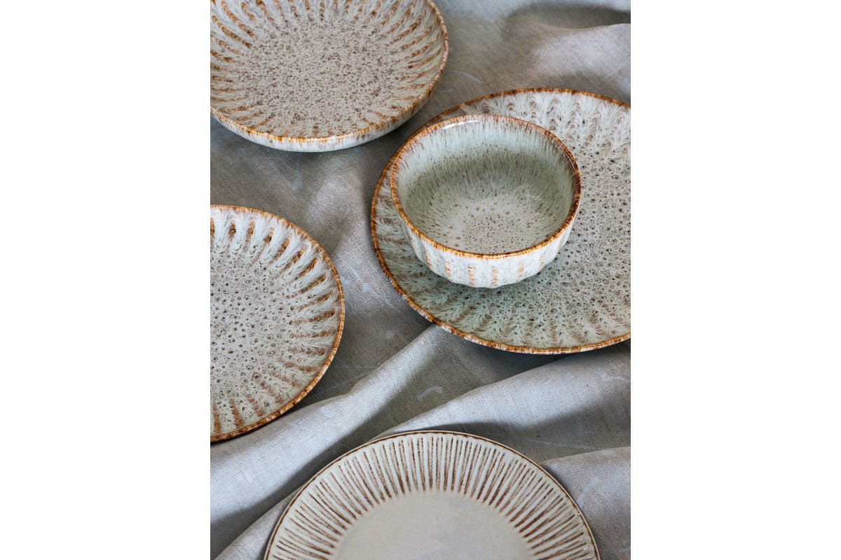 Teller Salia– aus Steingut gefertigt