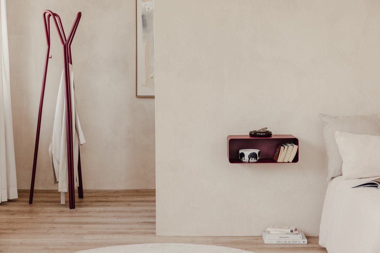 Nachttisch Nelio – Hängendes Design mit Kabeldurchführung